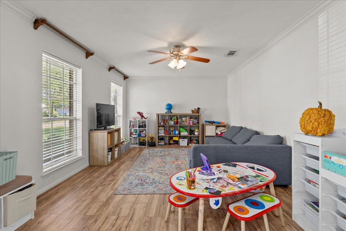 15710 Crestbrook Drive, Houston, TX 77059 15710 Crestbrook Drive, Houston, TX 77059