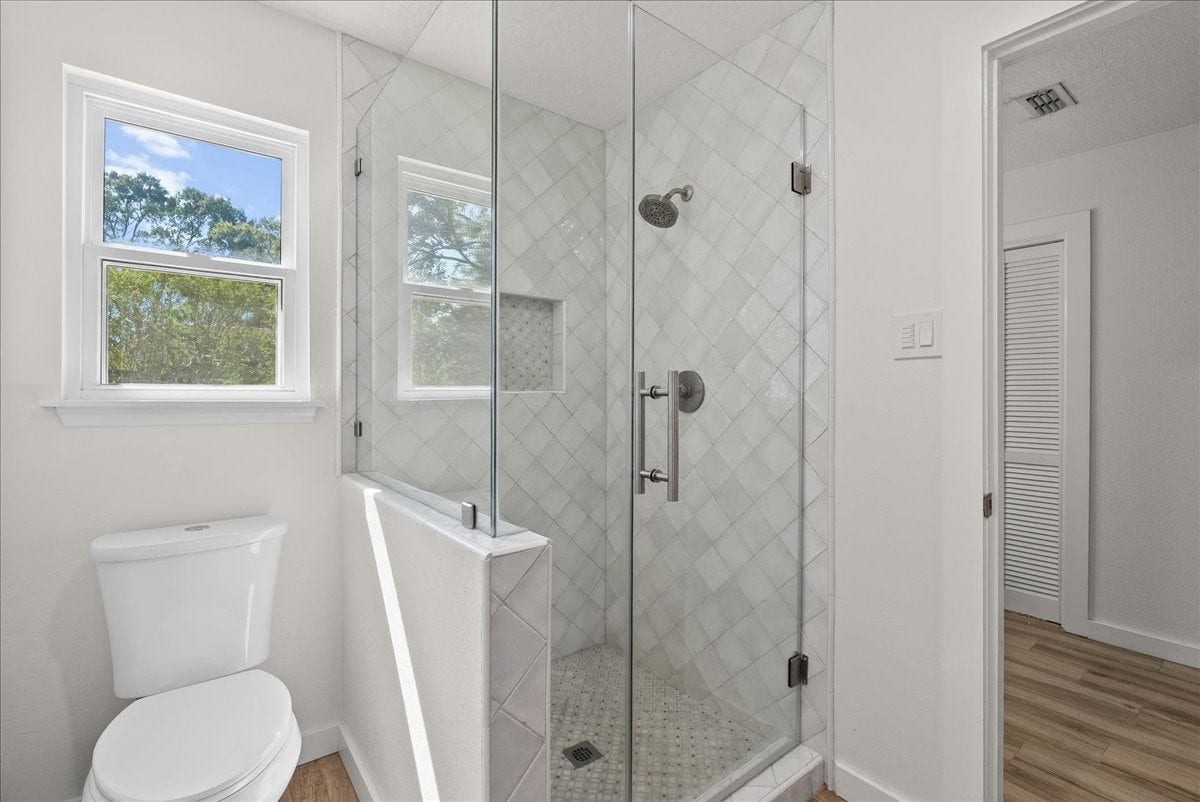 15710 Crestbrook Drive, Houston, TX 77059 15710 Crestbrook Drive, Houston, TX 77059