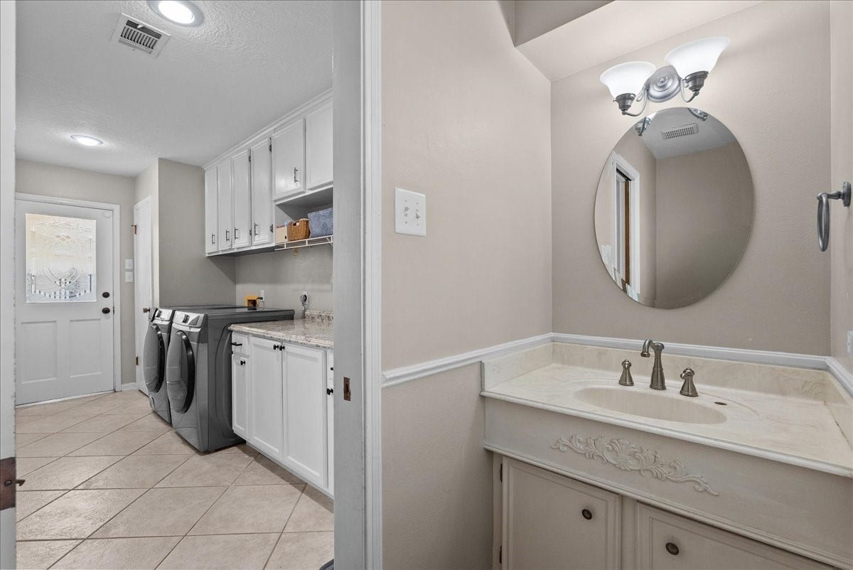 15710 Crestbrook Drive, Houston, TX 77059 15710 Crestbrook Drive, Houston, TX 77059