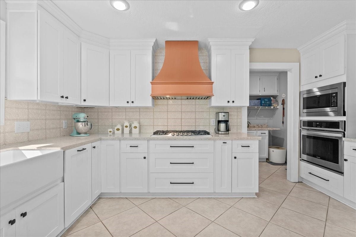 15710 Crestbrook Drive, Houston, TX 77059 15710 Crestbrook Drive, Houston, TX 77059