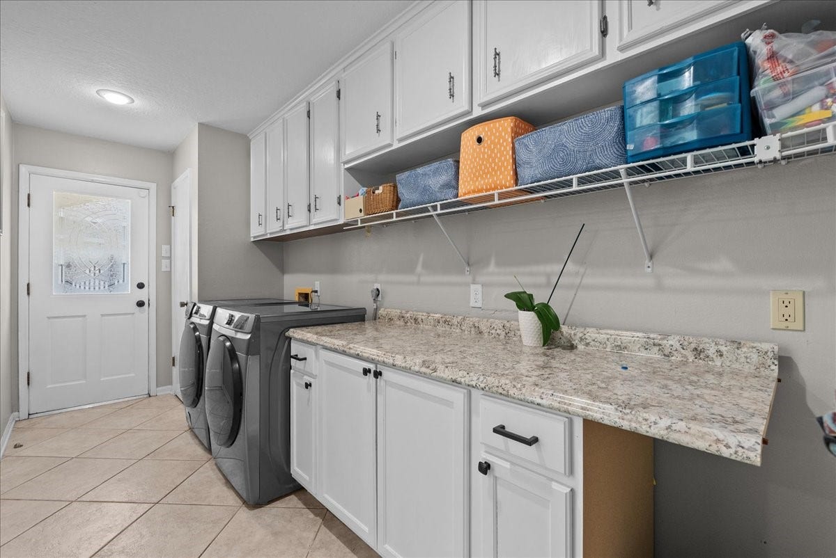 15710 Crestbrook Drive, Houston, TX 77059 15710 Crestbrook Drive, Houston, TX 77059