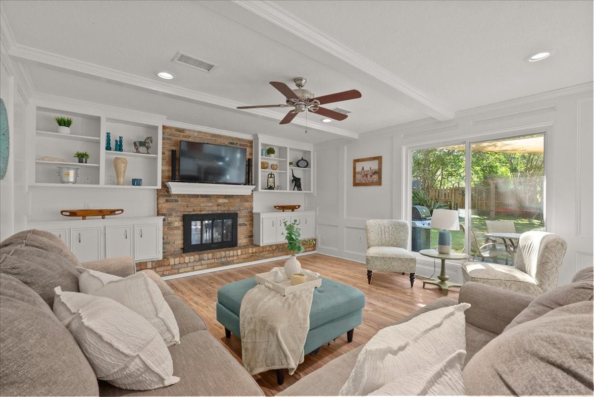 15710 Crestbrook Drive, Houston, TX 77059 15710 Crestbrook Drive, Houston, TX 77059