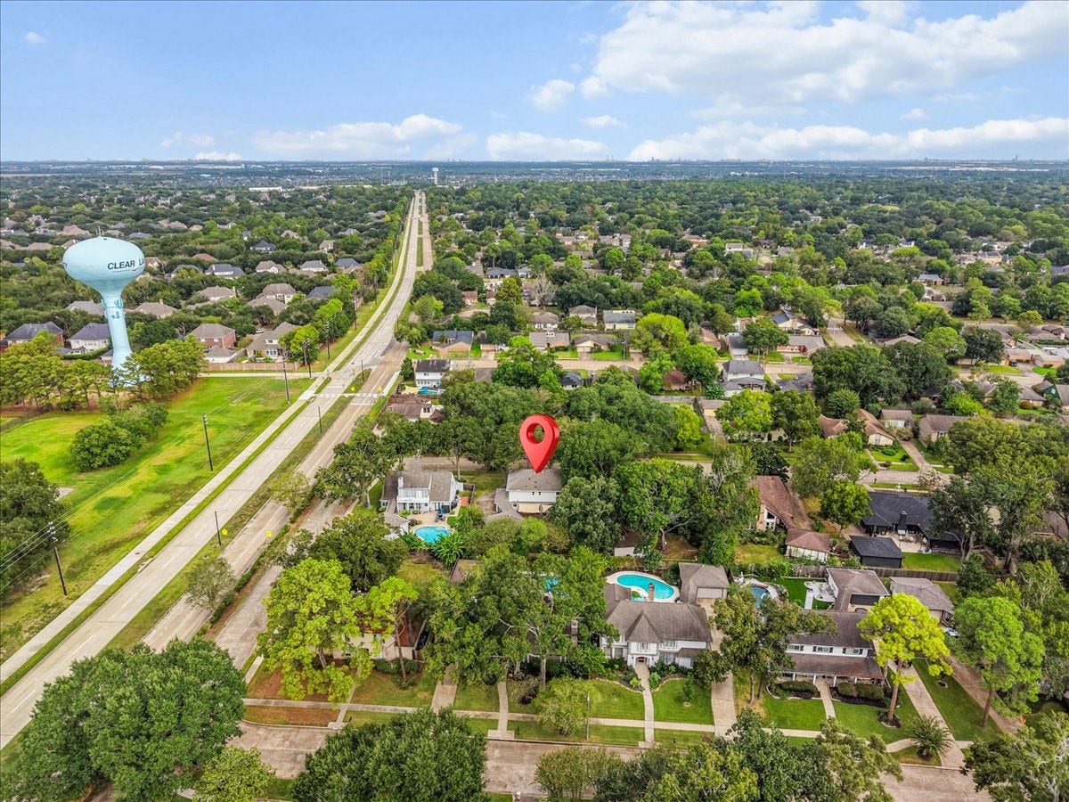 15710 Crestbrook Drive, Houston, TX 77059 15710 Crestbrook Drive, Houston, TX 77059