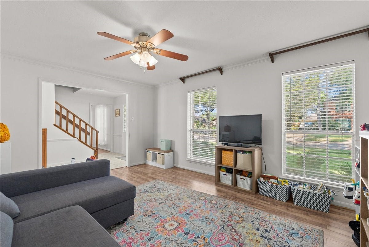 15710 Crestbrook Drive, Houston, TX 77059 15710 Crestbrook Drive, Houston, TX 77059