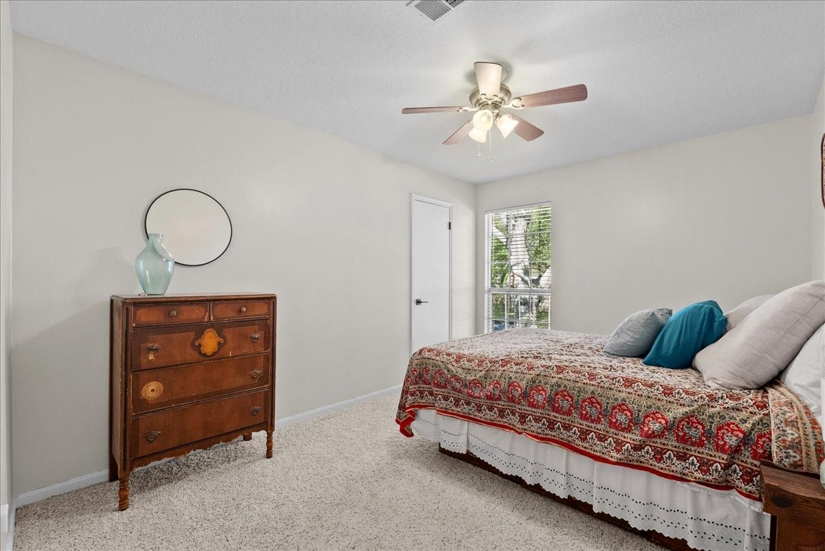 15710 Crestbrook Drive, Houston, TX 77059 15710 Crestbrook Drive, Houston, TX 77059