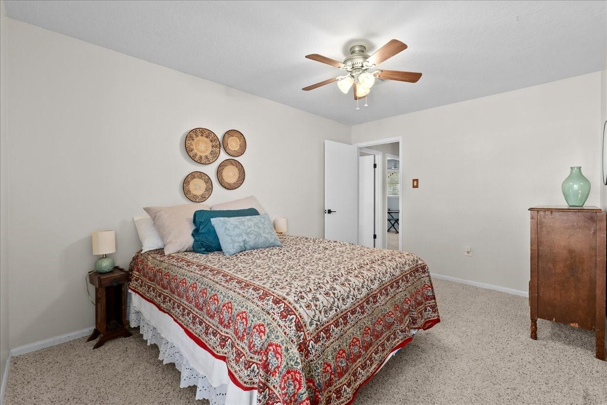 15710 Crestbrook Drive, Houston, TX 77059 15710 Crestbrook Drive, Houston, TX 77059