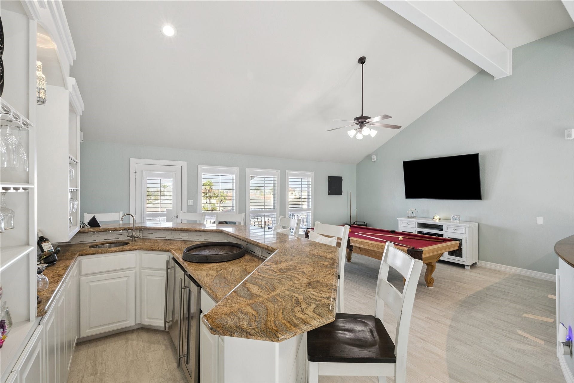 241 Tamana Drive, Tiki Island, TX 77554 game room serving bar