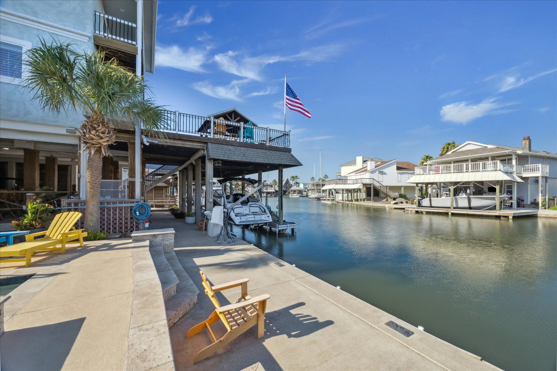 241 Tamana Drive, Tiki Island, TX 77554 room for parking the offshore boats!