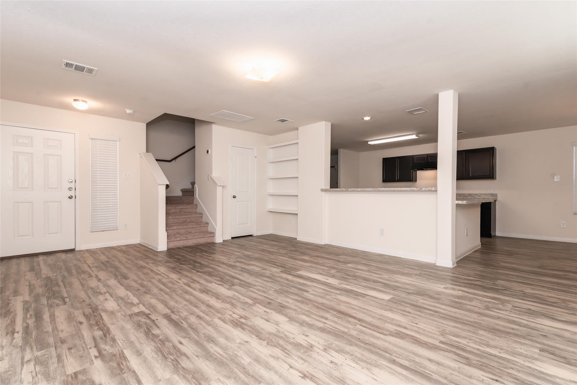 3022 Saluta Miata Court, Katy, TX 77493 Photos may be representative of the floor plan and not the exact home. Finishes, layout, and features of the actual property for lease may vary.