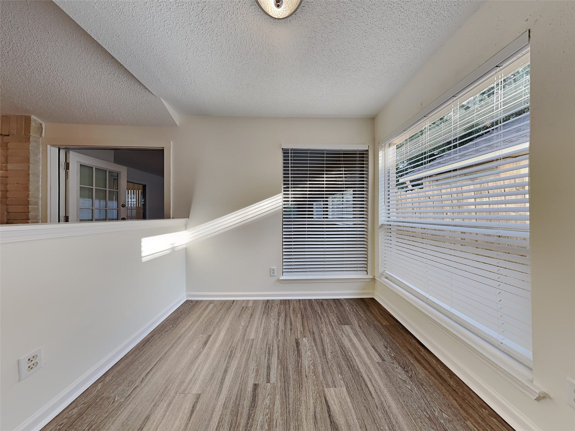 15839 Barbarossa Drive, Houston, TX 77083 15839 Barbarossa Drive, Houston, TX 77083