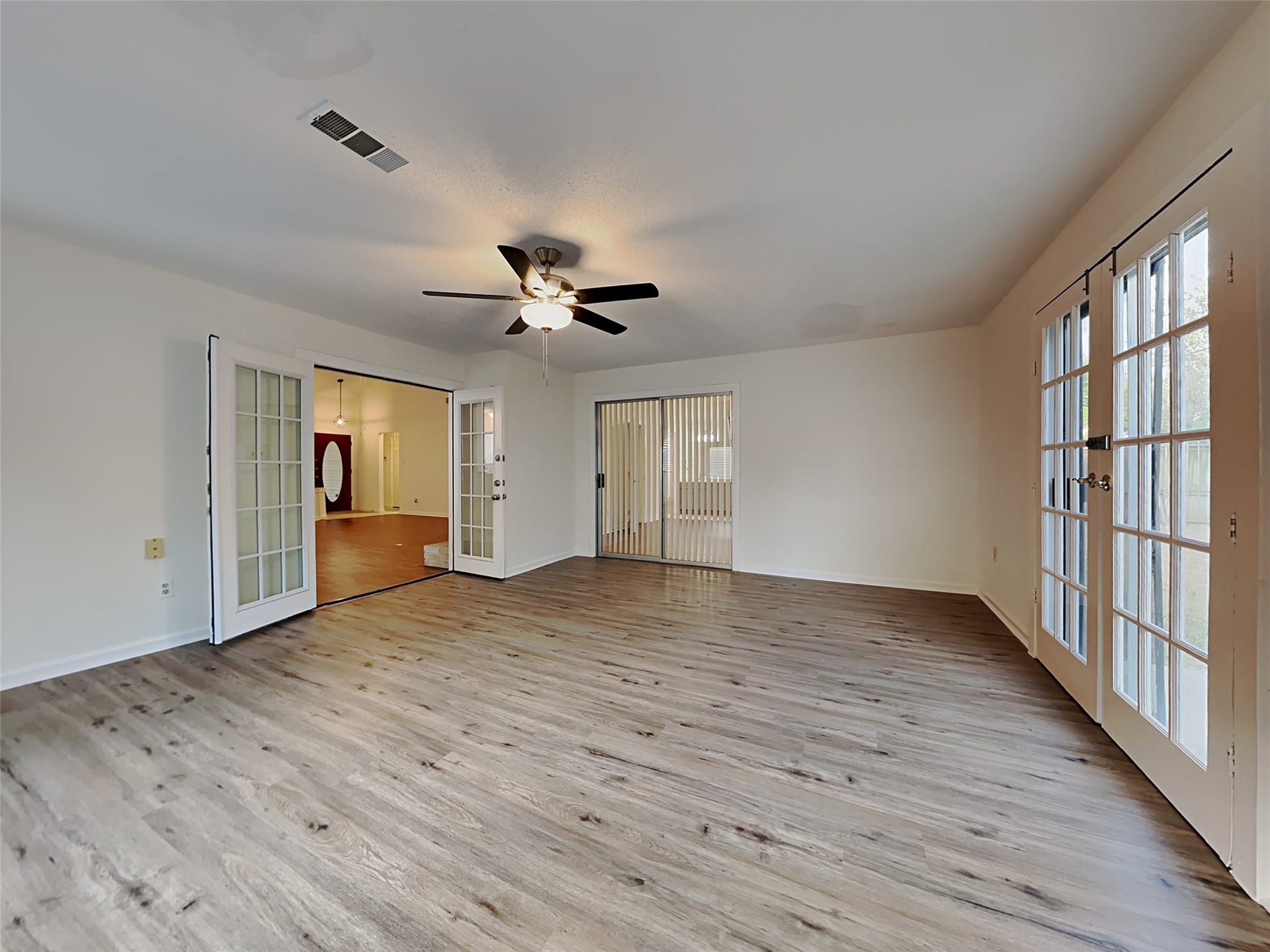 15839 Barbarossa Drive, Houston, TX 77083 15839 Barbarossa Drive, Houston, TX 77083
