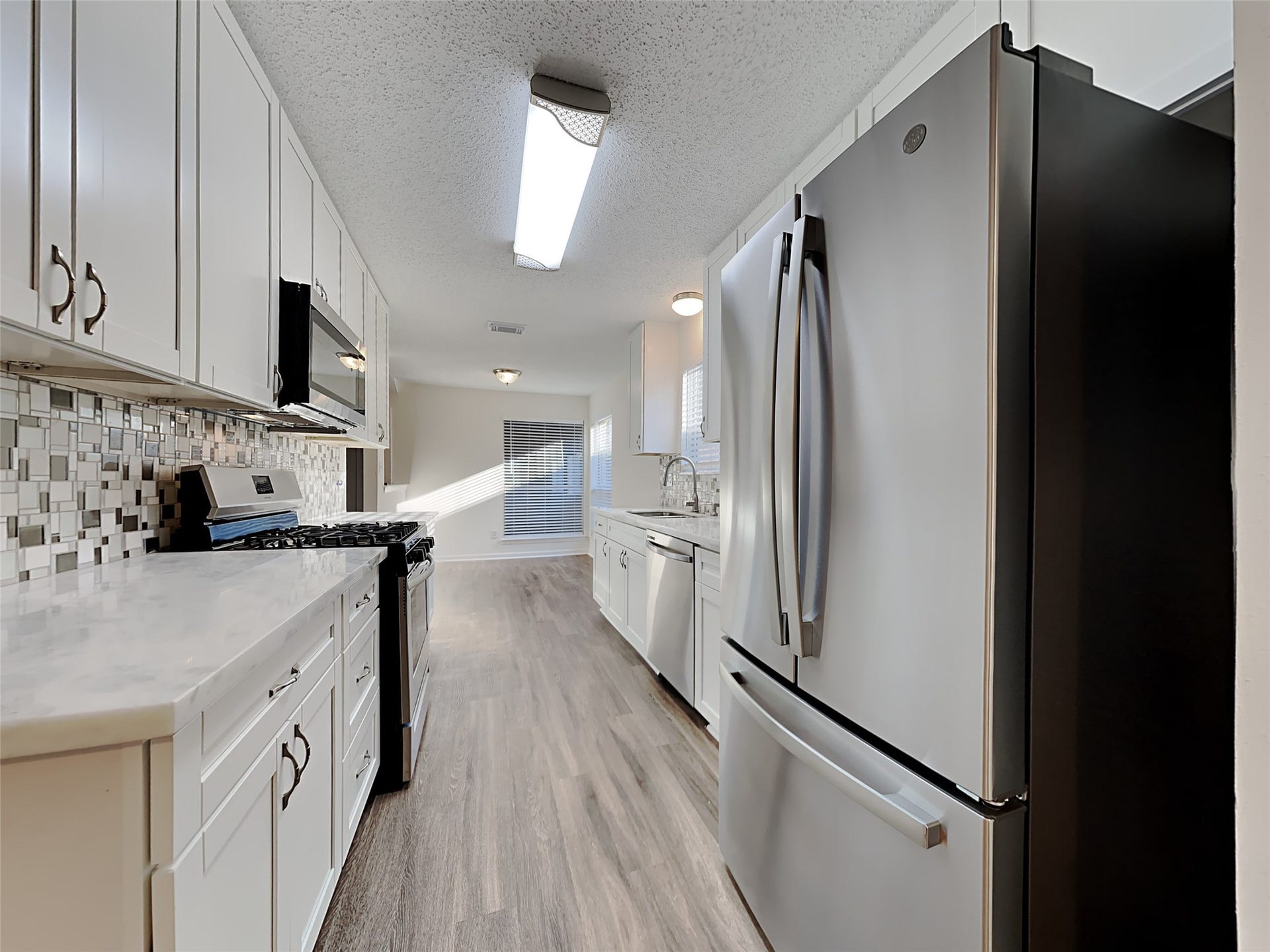 15839 Barbarossa Drive, Houston, TX 77083 15839 Barbarossa Drive, Houston, TX 77083