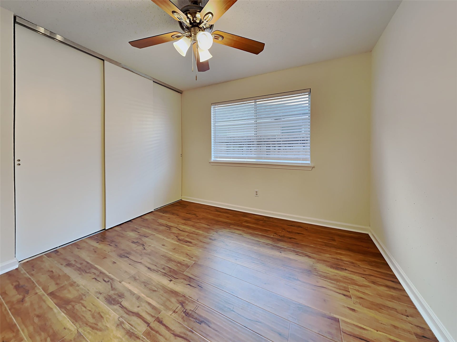 15839 Barbarossa Drive, Houston, TX 77083 15839 Barbarossa Drive, Houston, TX 77083