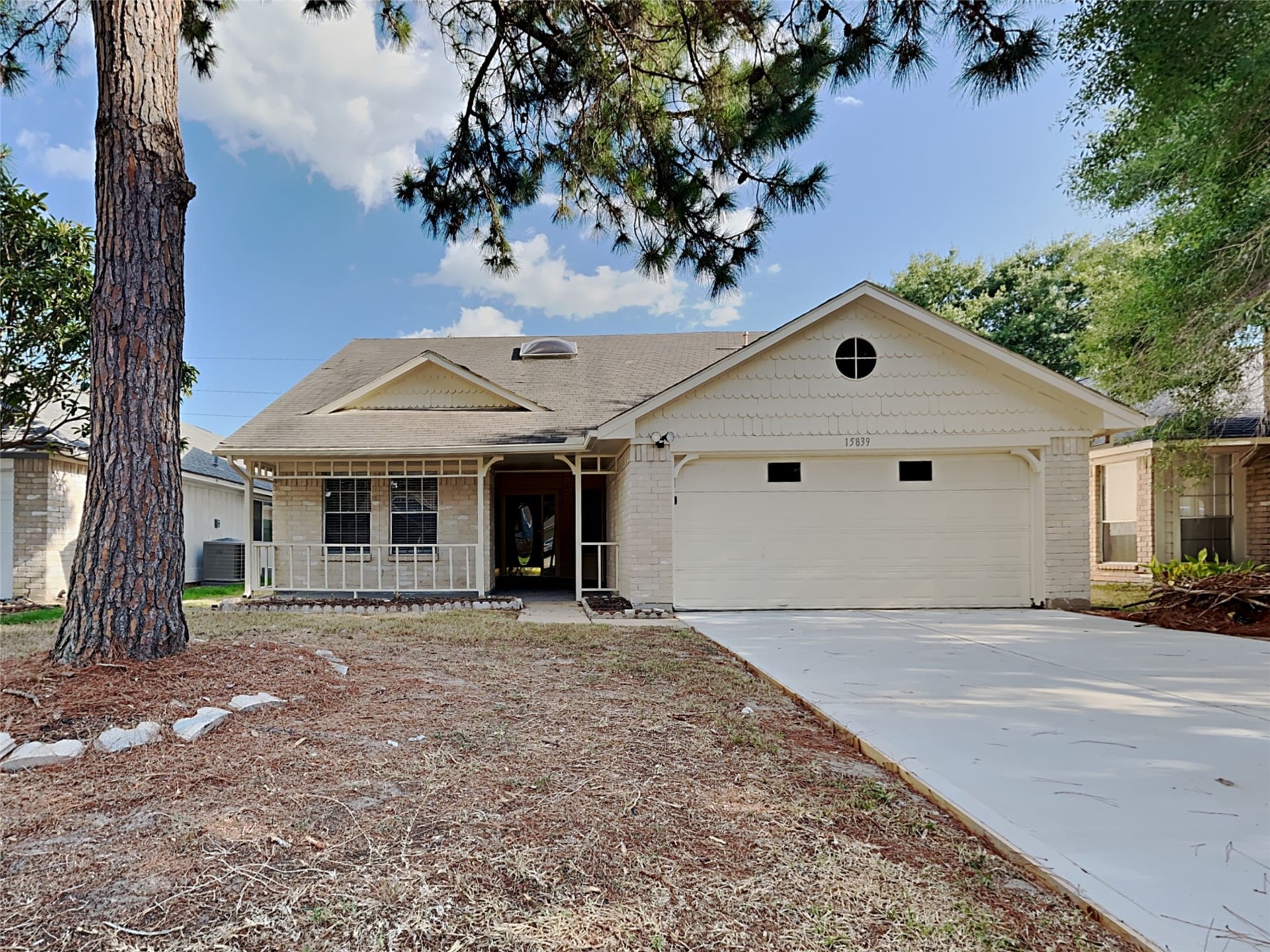 15839 Barbarossa Drive, Houston, TX 77083 15839 Barbarossa Drive, Houston, TX 77083