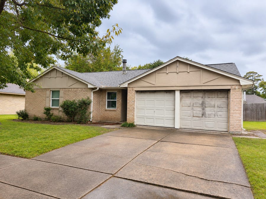Property photo for 22215 Oakhill Gate Drive, Spring, TX