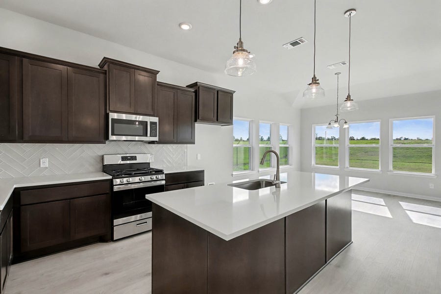 Property photo for 2000 Twin Lakes Boulevard, West Columbia, TX