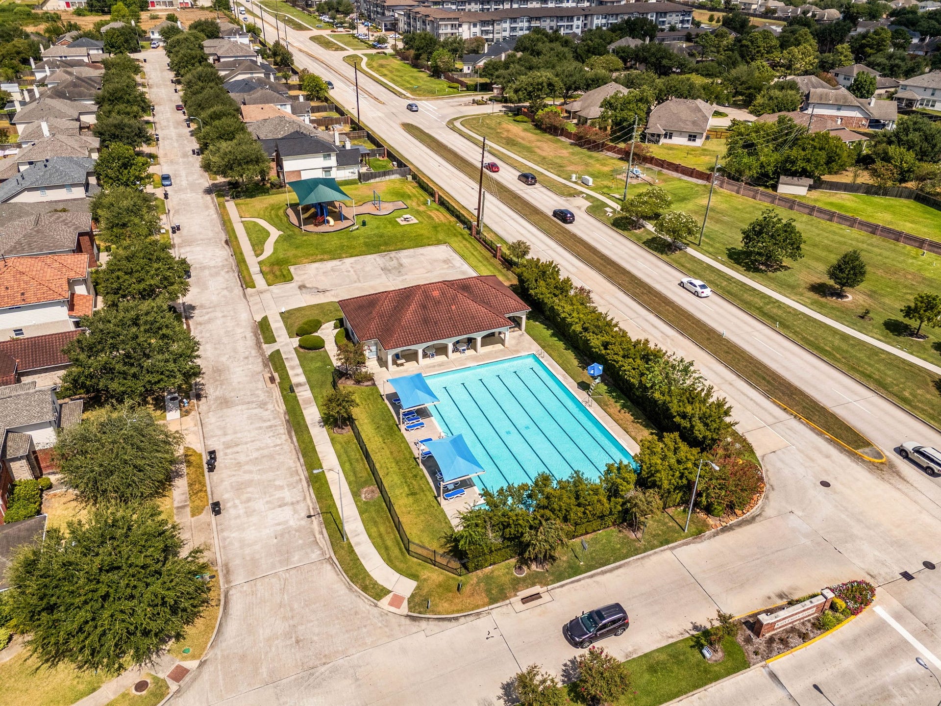 Enjoy resort-style living with exclusive access to the fantastic Katy Creek Ranch community amenities located just moments from your front door. The beautifully maintained neighborhood complex, featuring a large sparkling swimming pool with lap lanes, shaded poolside lounge areas, a clubhouse pavilion, and an adjacent park playground with a shade structure for year-round outdoor fun.