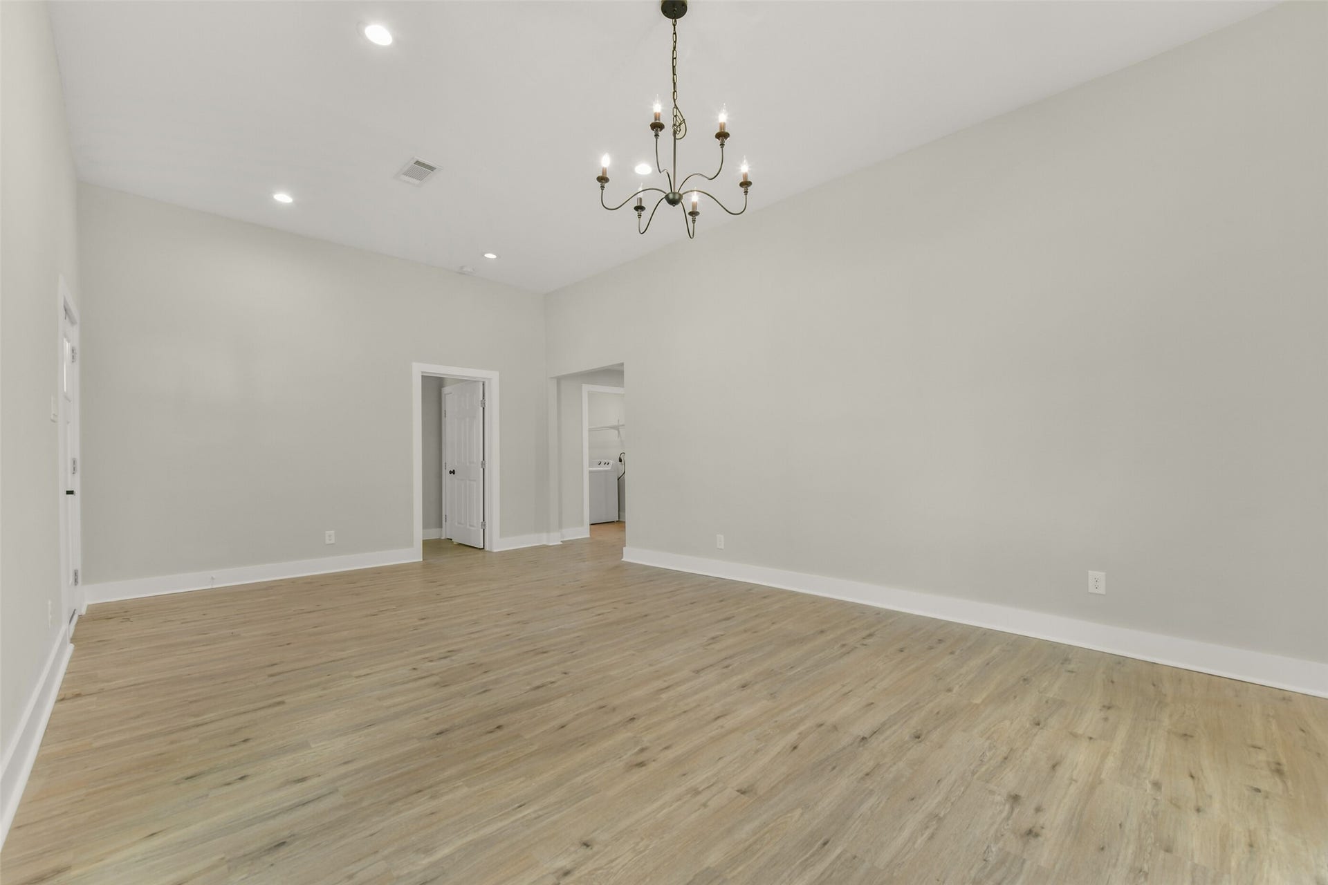 1621 W Sealy Street, Alvin, TX 77511