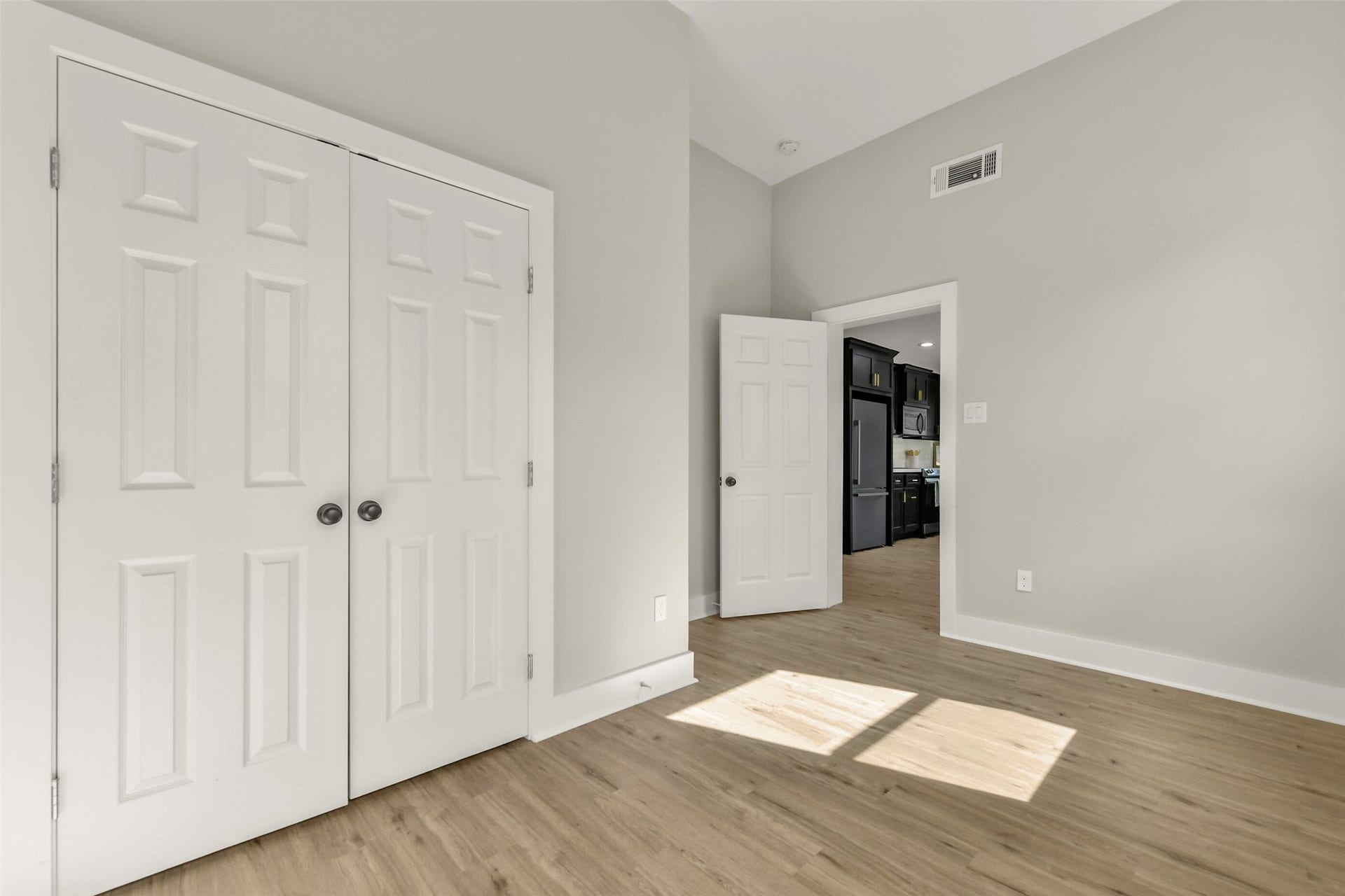 1621 W Sealy Street, Alvin, TX 77511