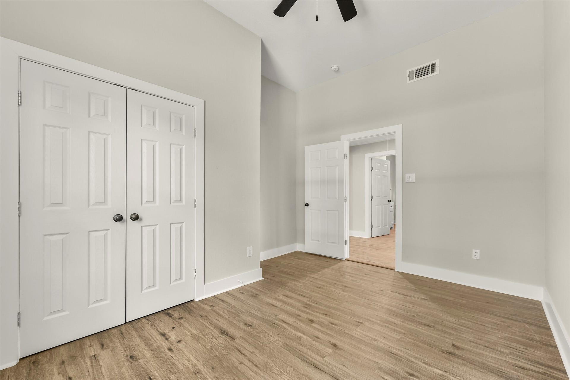 1621 W Sealy Street, Alvin, TX 77511
