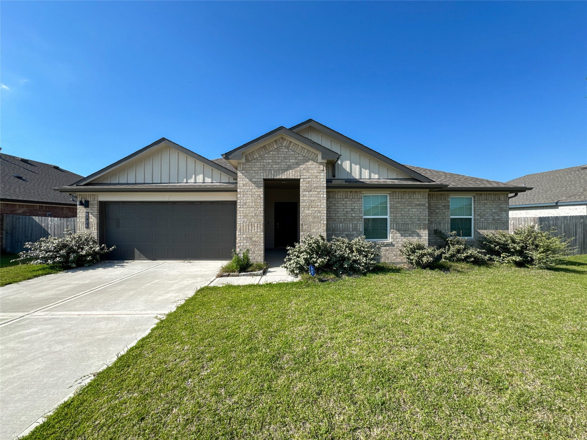 8706 Marlow Drive, Texas City, TX 77591 Entry way