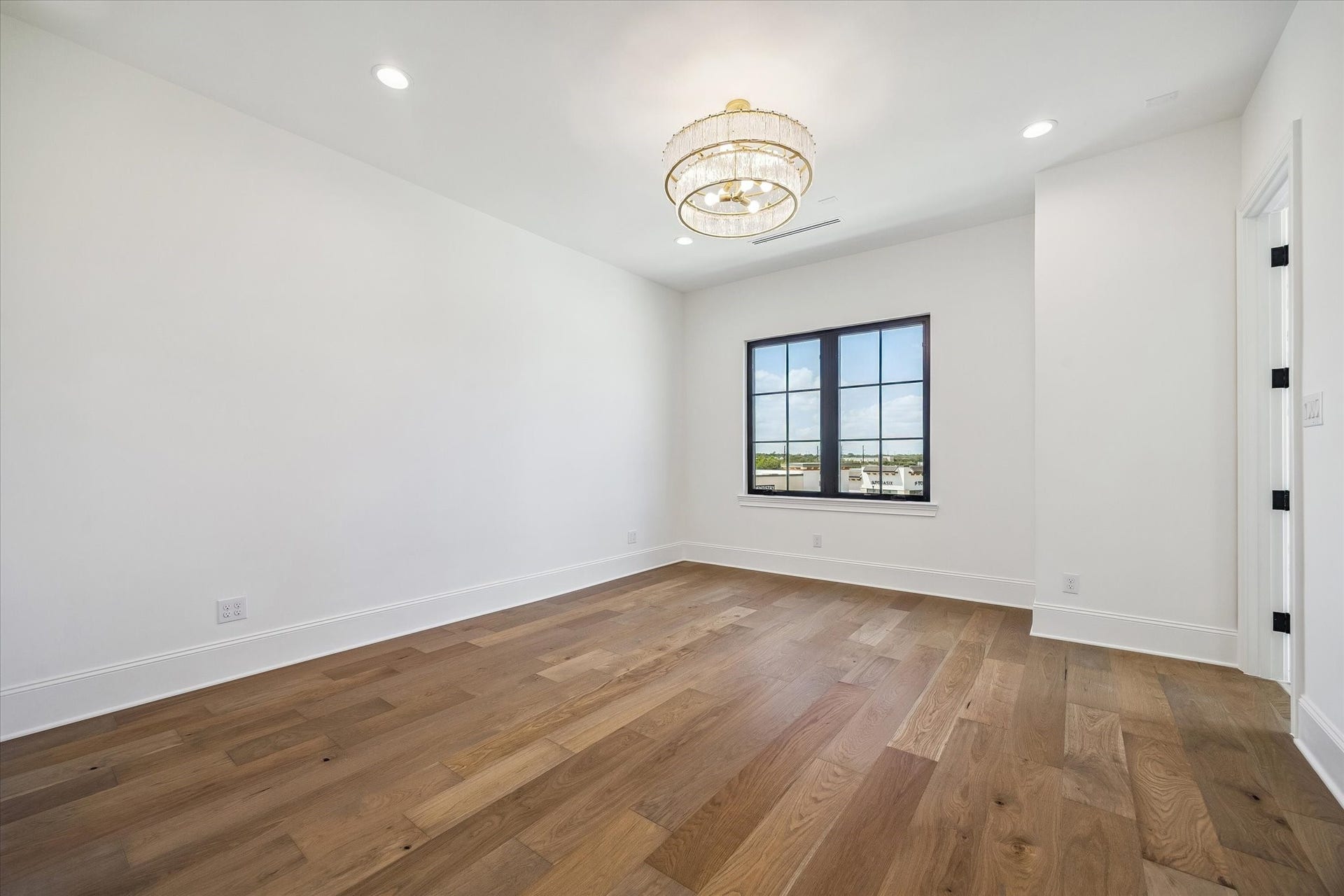 4623 Sunset Circle, Sugar Land, TX 77479 Primary Suite