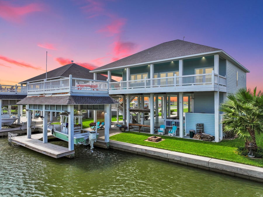 Property photo for 1295 Lagoon Drive, Crystal Beach, TX