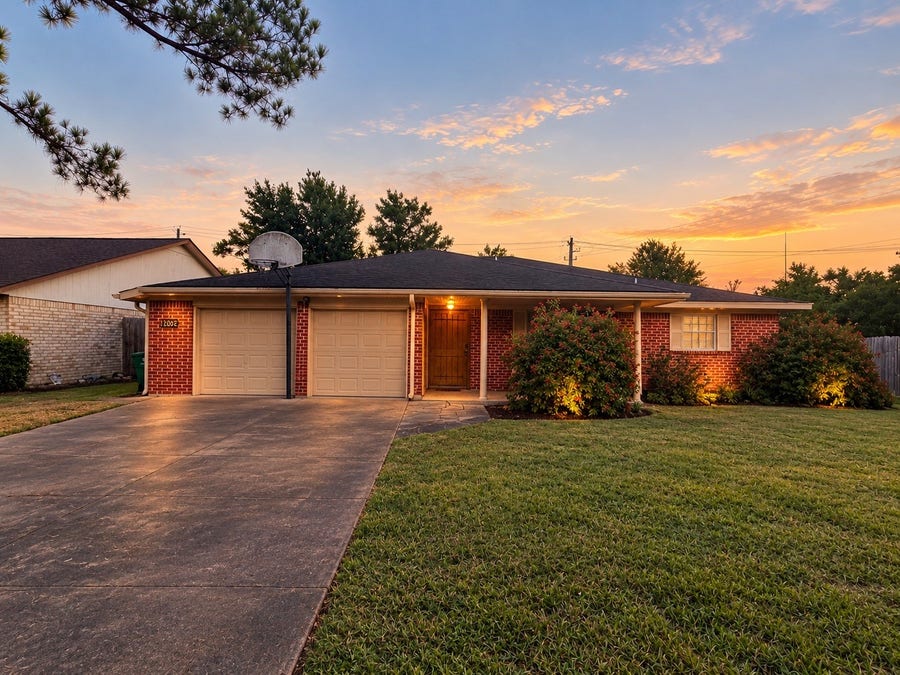 Property photo for 7202 Deep Forest Drive, Houston, TX