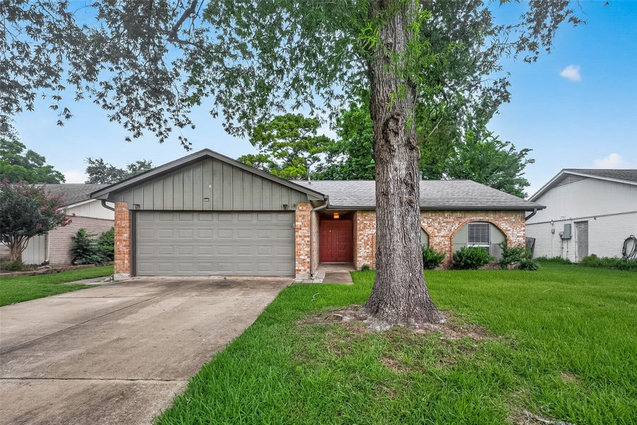 Property photo for 16451 Cavendish Drive, Houston, TX