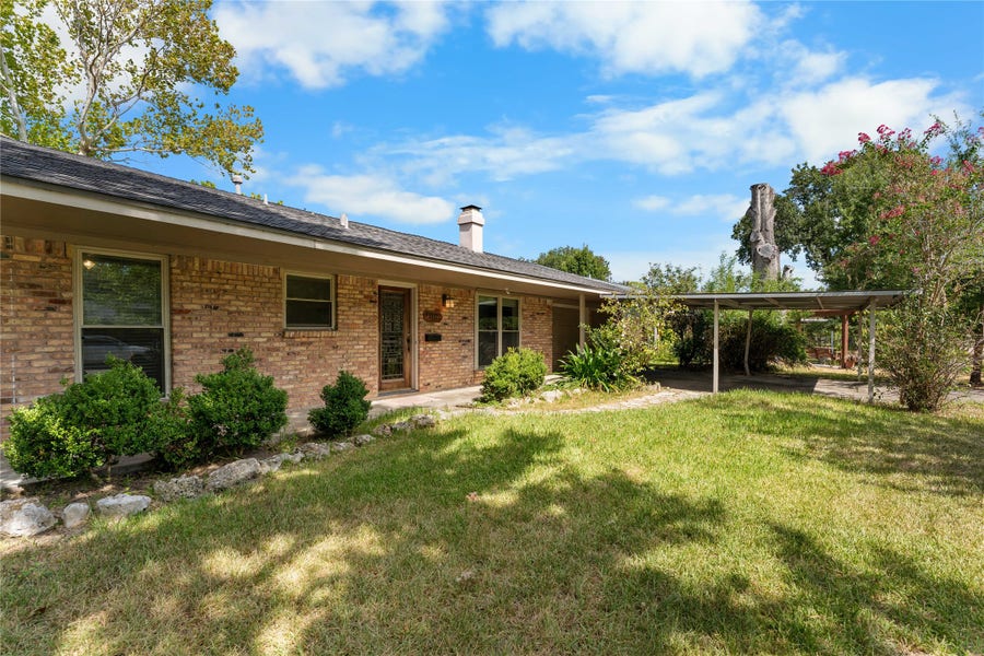 Property photo for 1911 Manila Lane, Houston, TX