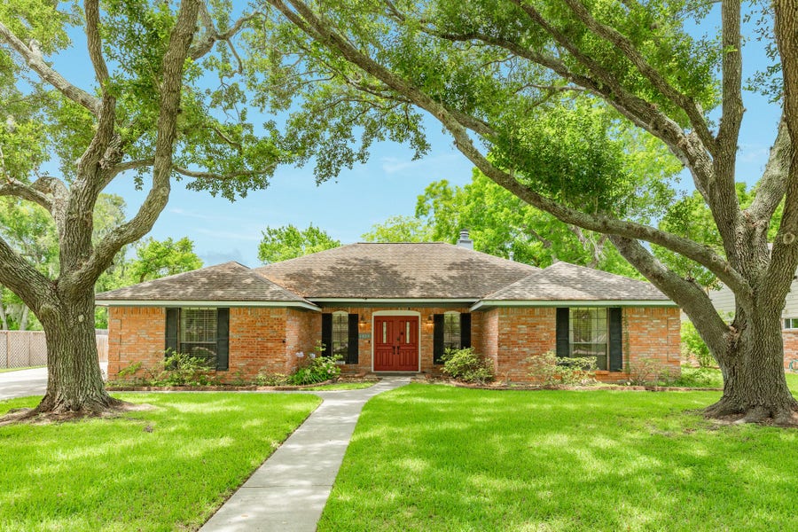 Property photo for 1023 Oleander Street, Lake Jackson, TX