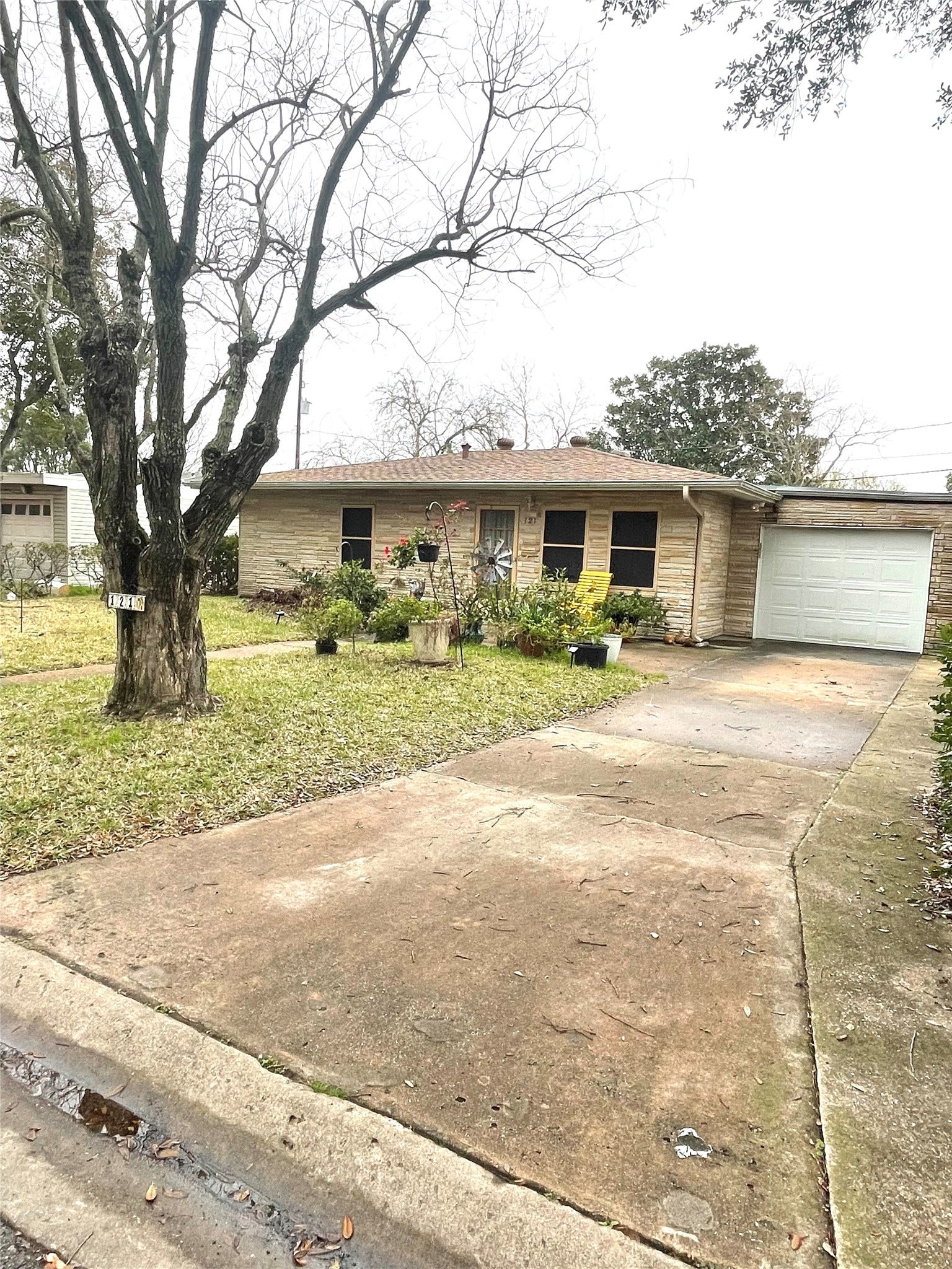 121 Albacore Avenue, Galveston, TX 77550 121 Albacore Avenue, Galveston, TX 77550