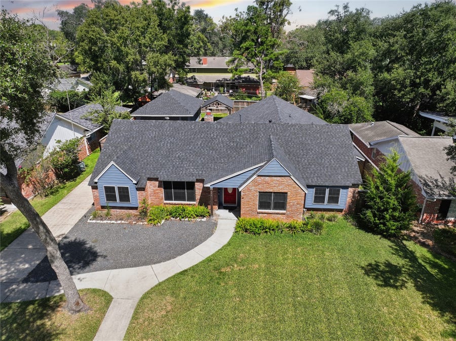 Property photo for 226 Driftwood Drive, Seabrook, TX