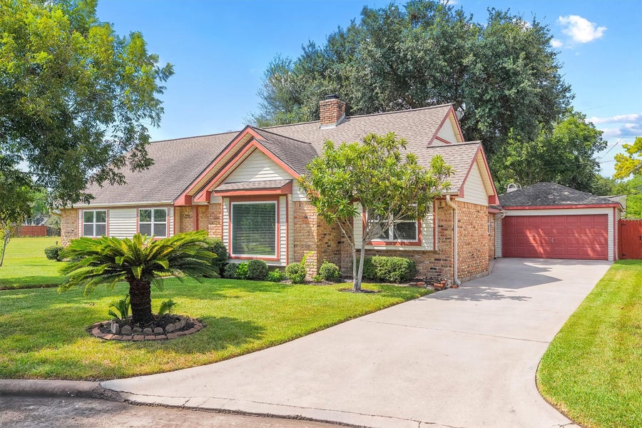 Property photo for 2503 Moss Hill Drive, Houston, TX
