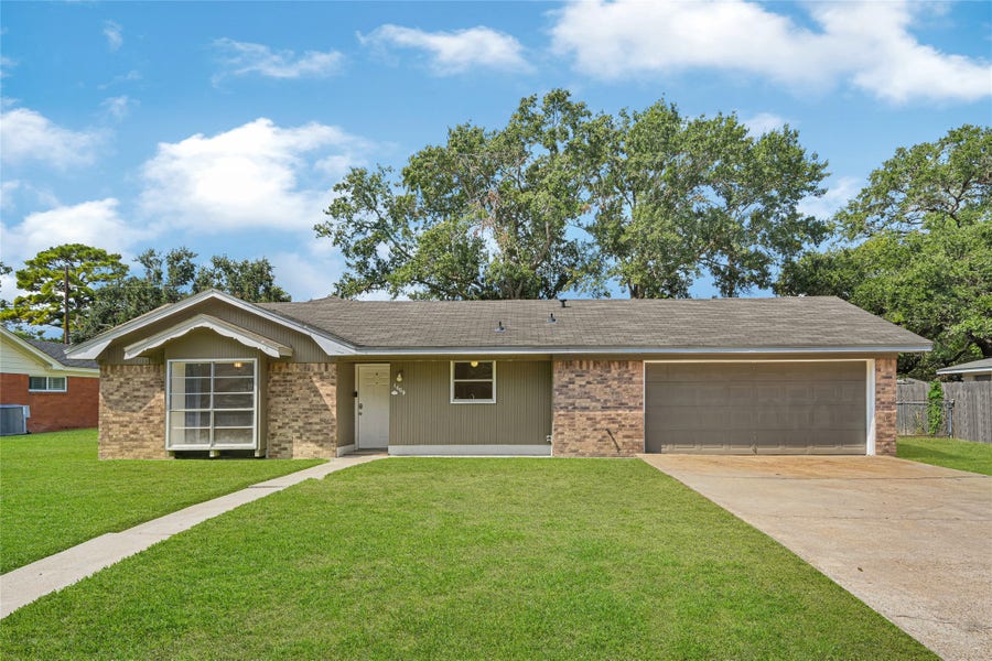 Property photo for 1609 Heights Drive, Katy, TX
