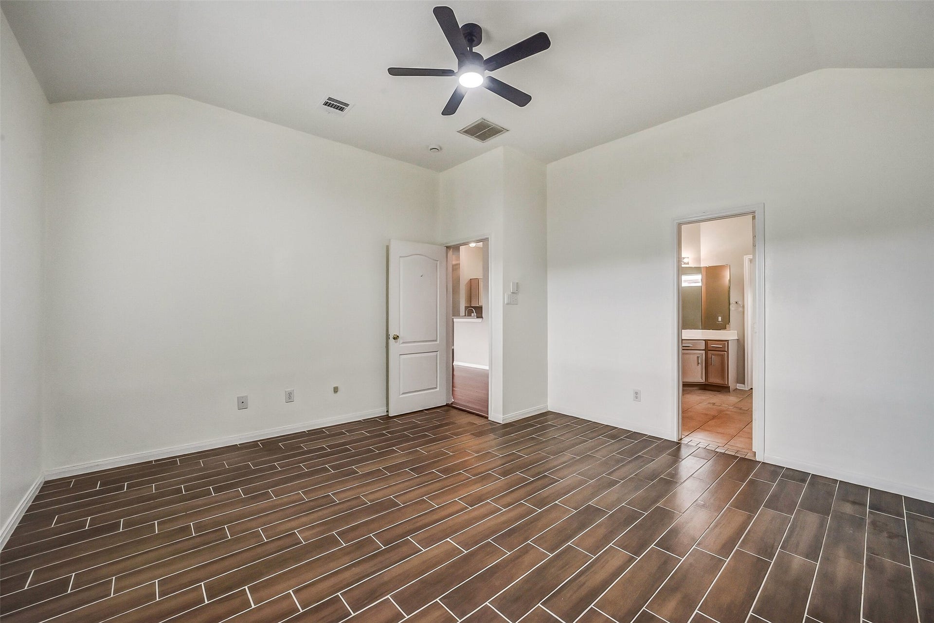 7002 Plaza Del Sol Drive, Houston, TX 77083 7002 Plaza Del Sol Drive, Houston, TX 77083