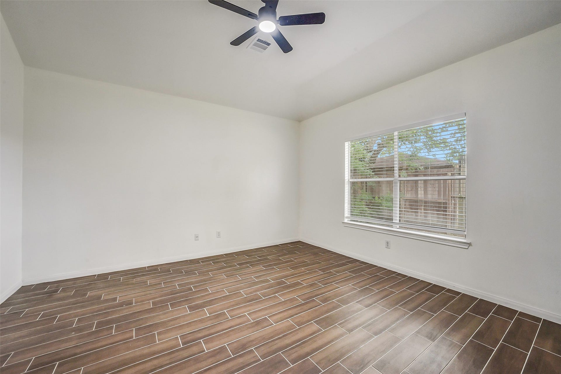 7002 Plaza Del Sol Drive, Houston, TX 77083 7002 Plaza Del Sol Drive, Houston, TX 77083