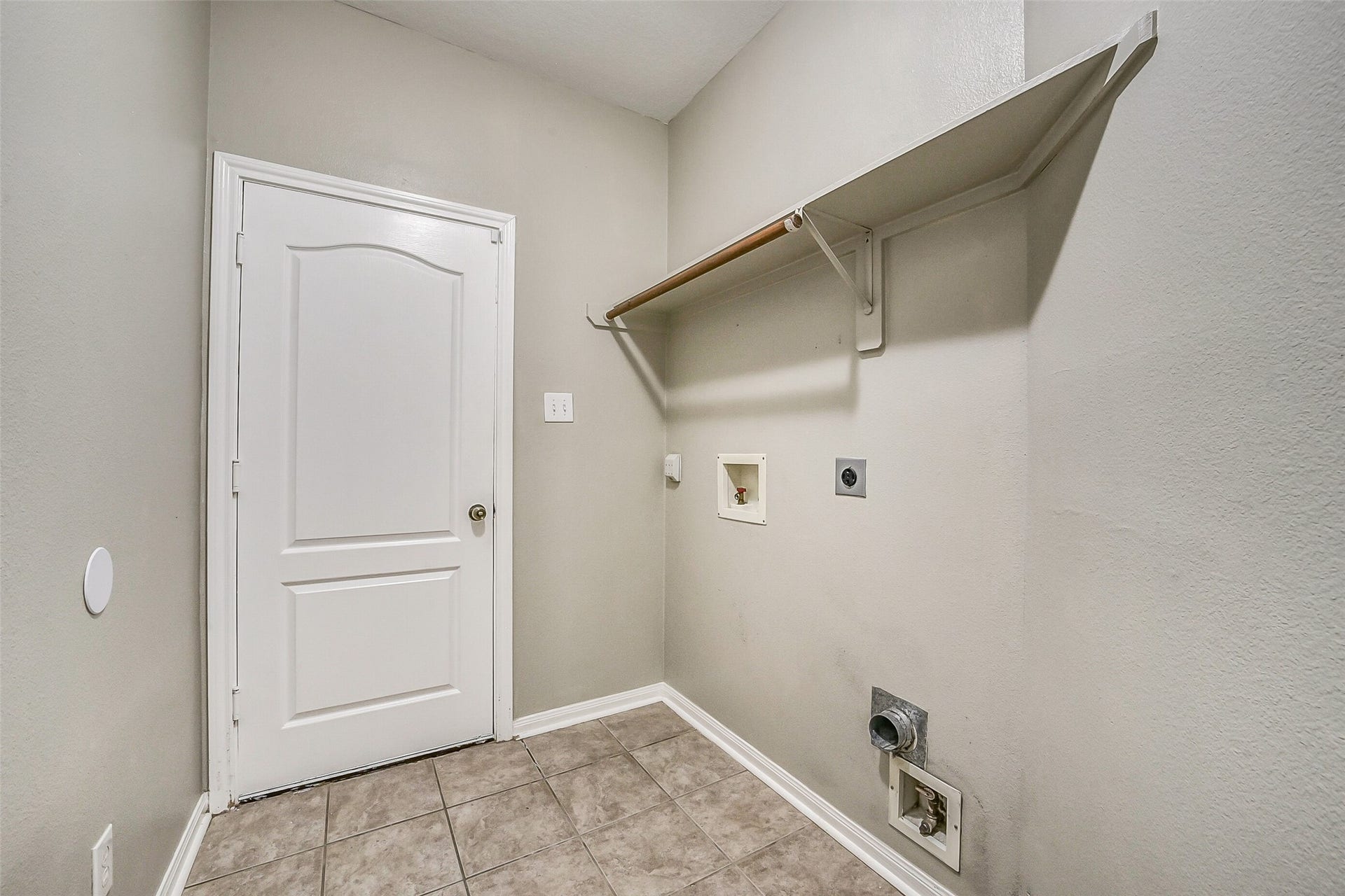 7002 Plaza Del Sol Drive, Houston, TX 77083 7002 Plaza Del Sol Drive, Houston, TX 77083