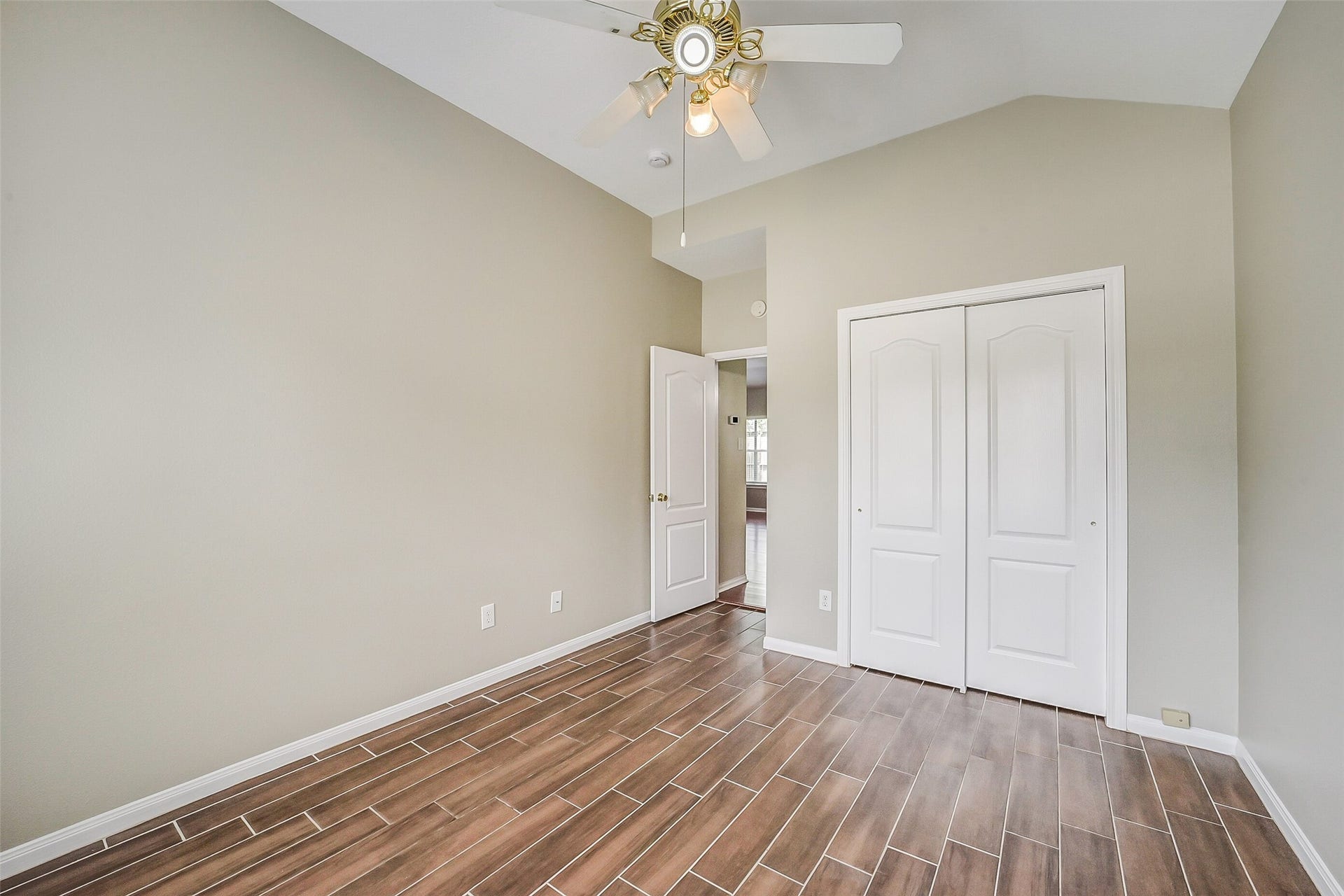 7002 Plaza Del Sol Drive, Houston, TX 77083 7002 Plaza Del Sol Drive, Houston, TX 77083