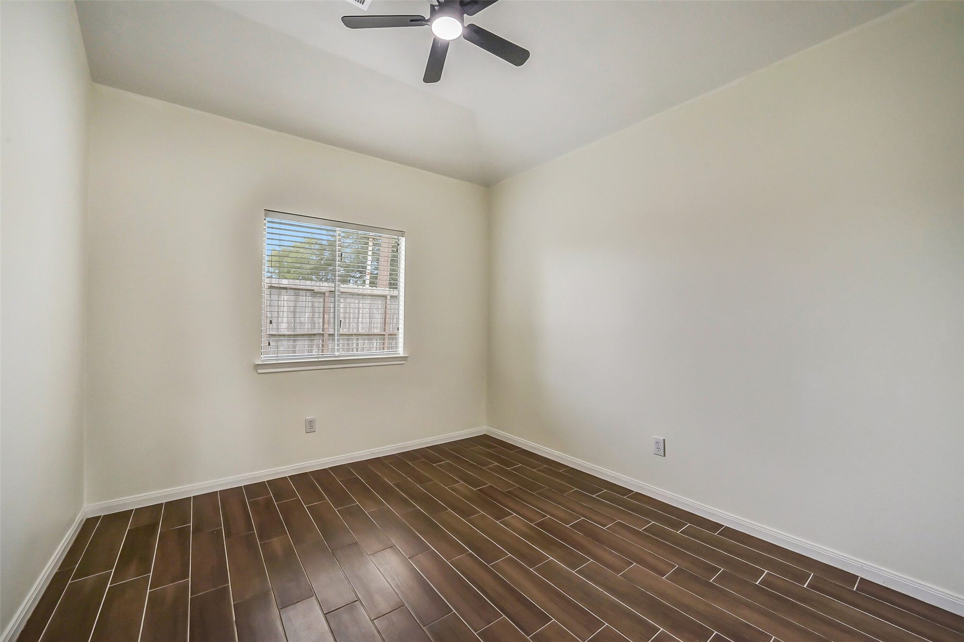 7002 Plaza Del Sol Drive, Houston, TX 77083 7002 Plaza Del Sol Drive, Houston, TX 77083
