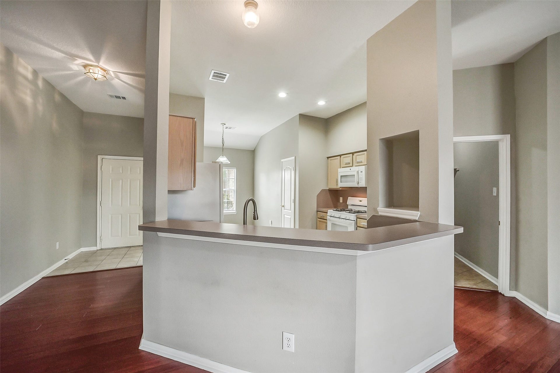 7002 Plaza Del Sol Drive, Houston, TX 77083 7002 Plaza Del Sol Drive, Houston, TX 77083
