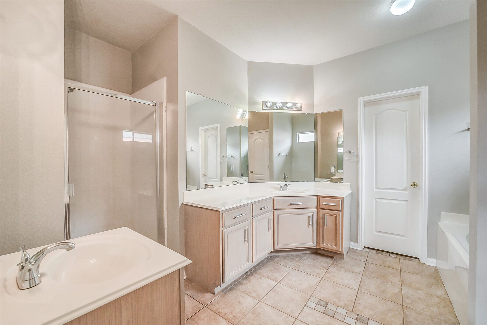 7002 Plaza Del Sol Drive, Houston, TX 77083 7002 Plaza Del Sol Drive, Houston, TX 77083