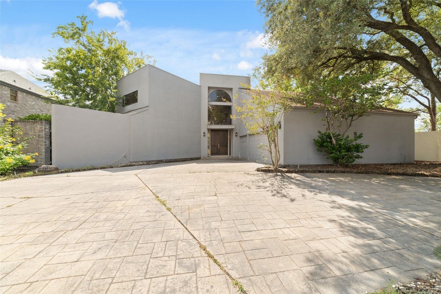 Property photo for 8115 Fondren Lake Drive, Houston, TX