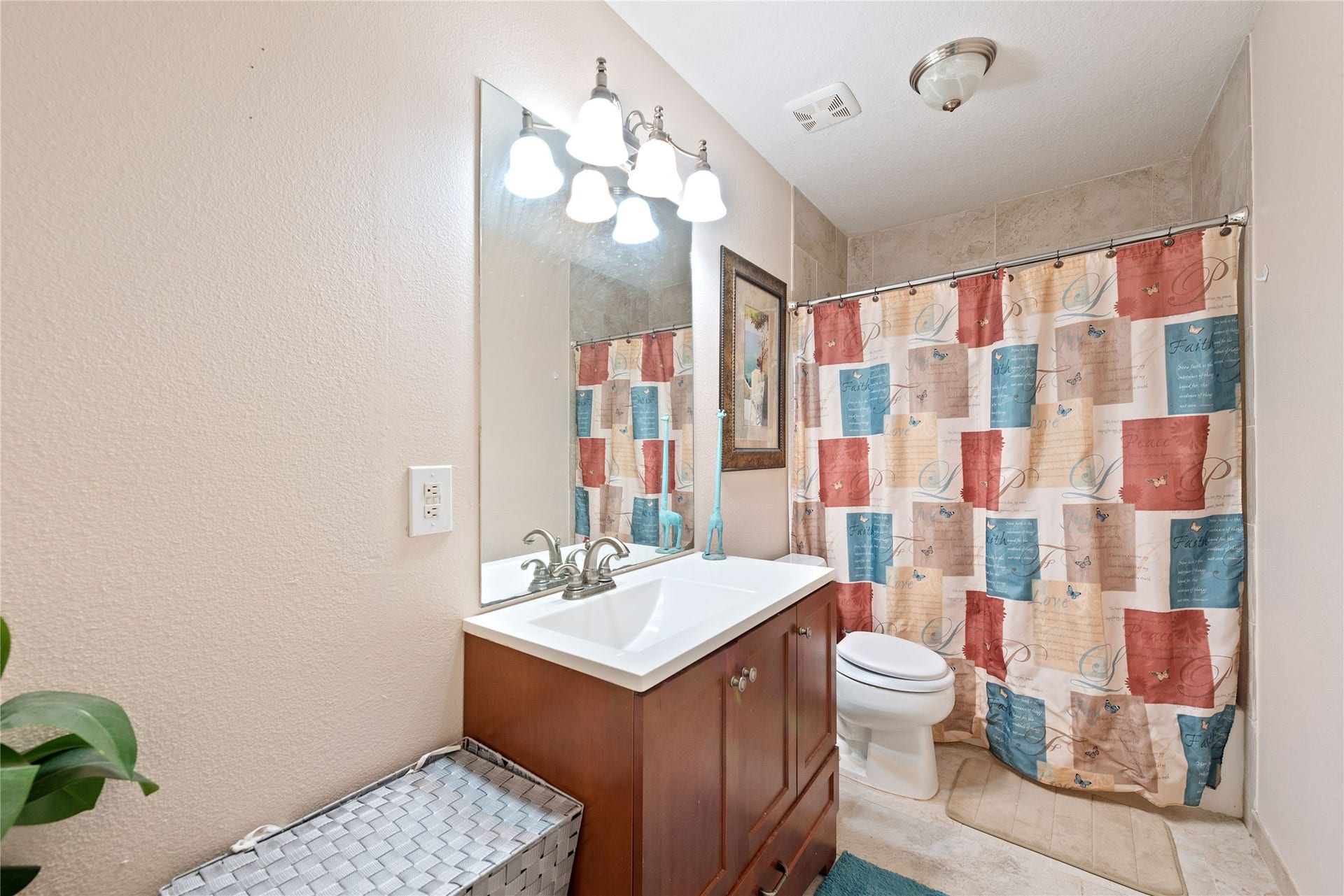 591 Mosswood Drive, Conroe, TX 77302 Guest Bathroom