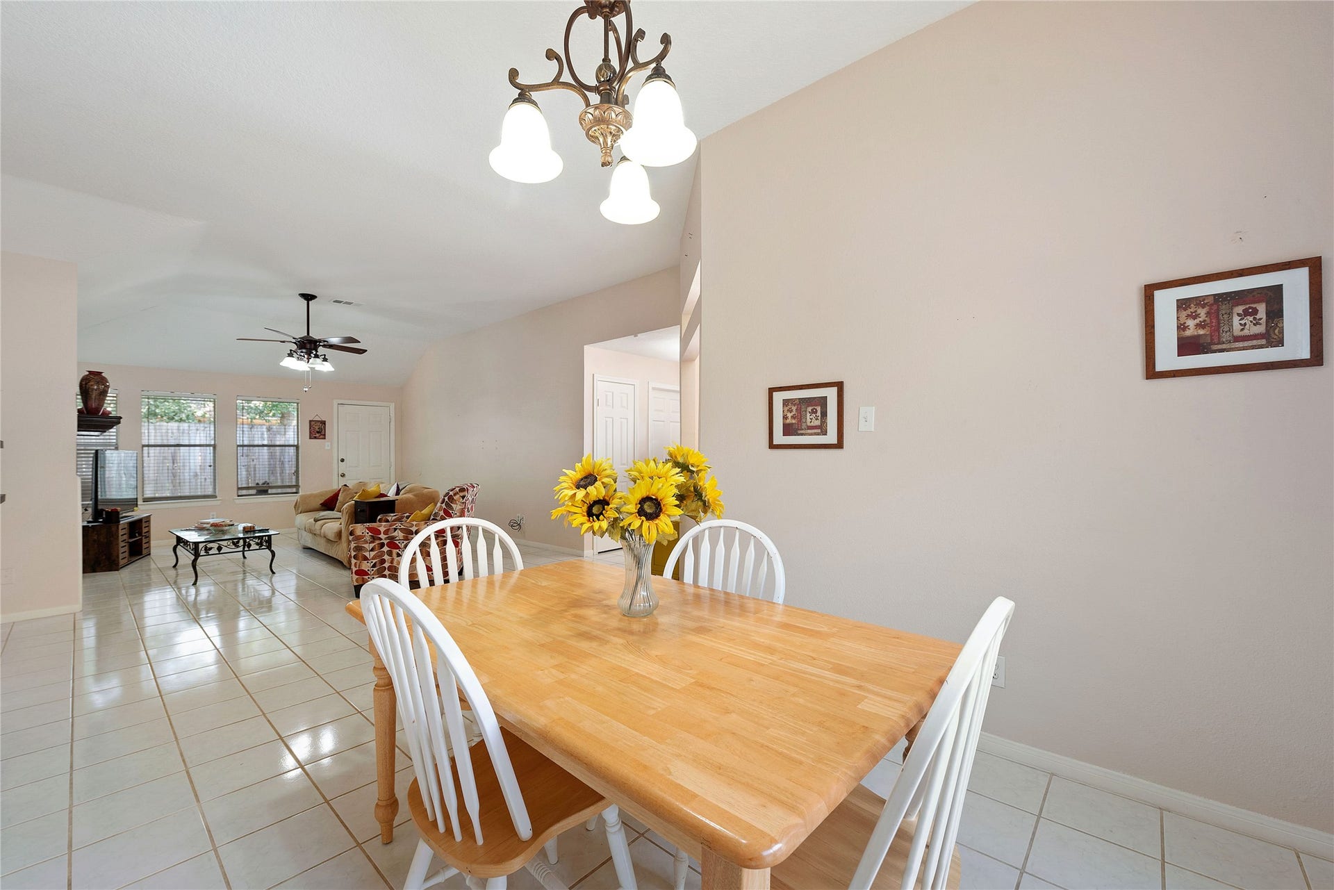 591 Mosswood Drive, Conroe, TX 77302 Dinning Area