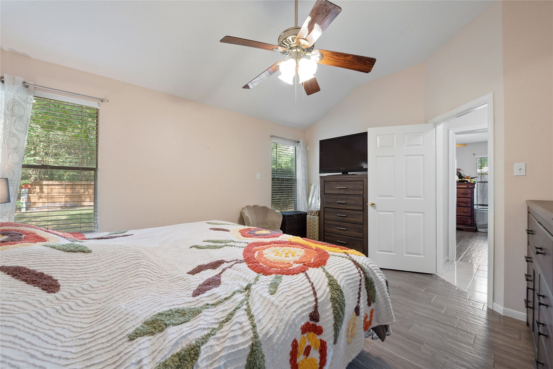 591 Mosswood Drive, Conroe, TX 77302 591 Mosswood Drive, Conroe, TX 77302