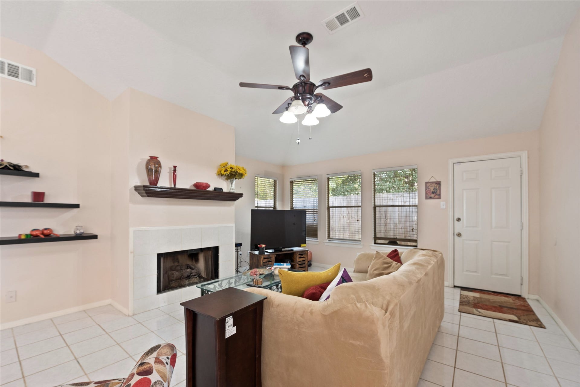591 Mosswood Drive, Conroe, TX 77302 591 Mosswood Drive, Conroe, TX 77302