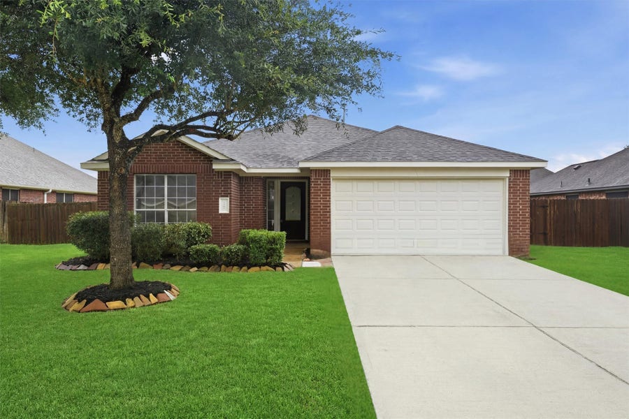 Property photo for 4103 Whitlam Drive, Pearland, TX