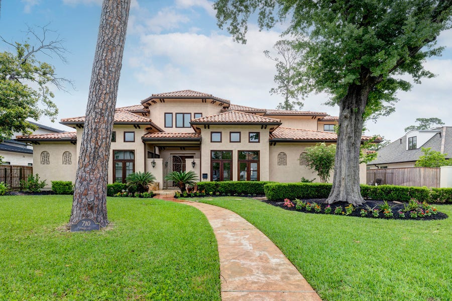 Property photo for 710 Pinehaven Drive, Houston, TX