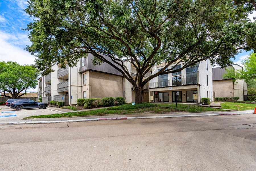 Property photo for 3005 Walnut Bend Lane, #12, Houston, TX